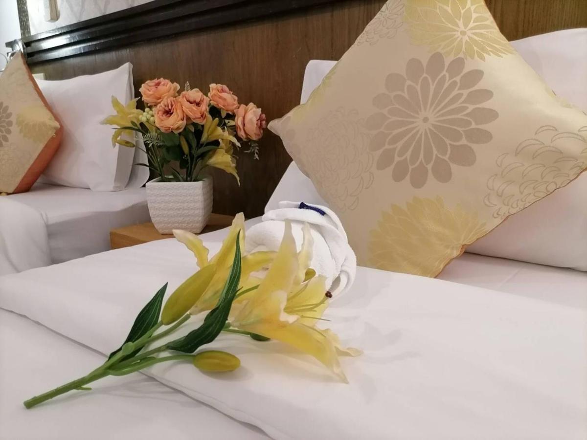 Nj Patong Hotel Buitenkant foto