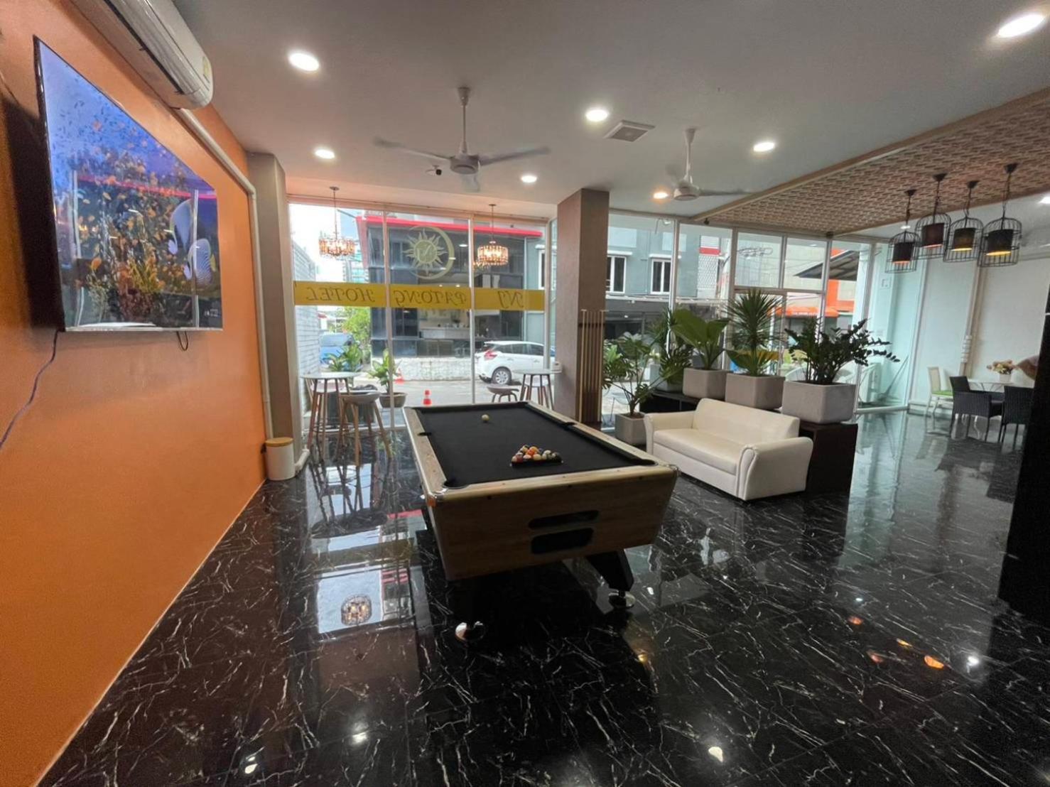 Nj Patong Hotel Buitenkant foto