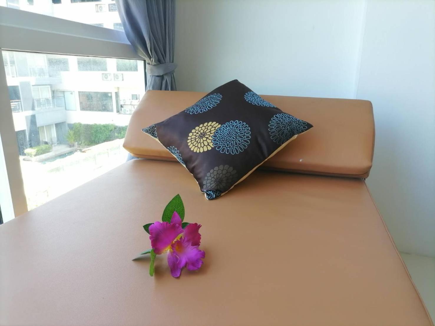 Nj Patong Hotel Buitenkant foto