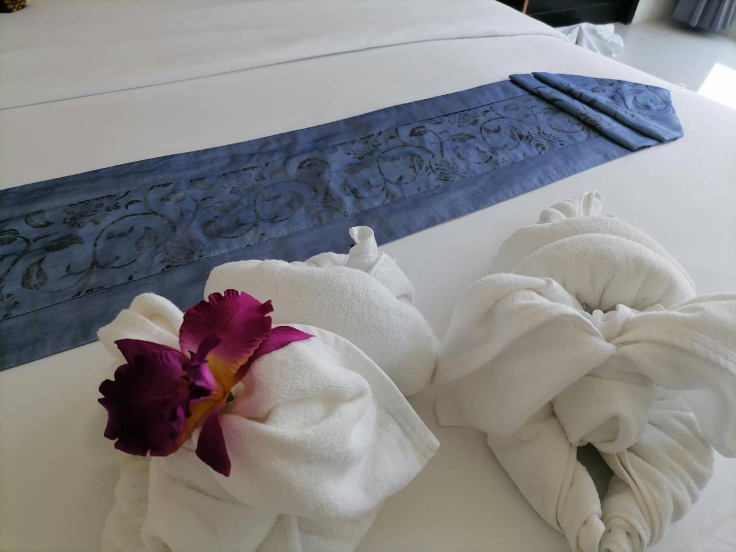Nj Patong Hotel Buitenkant foto