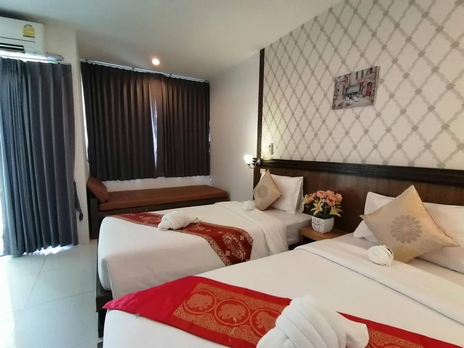 Nj Patong Hotel Buitenkant foto
