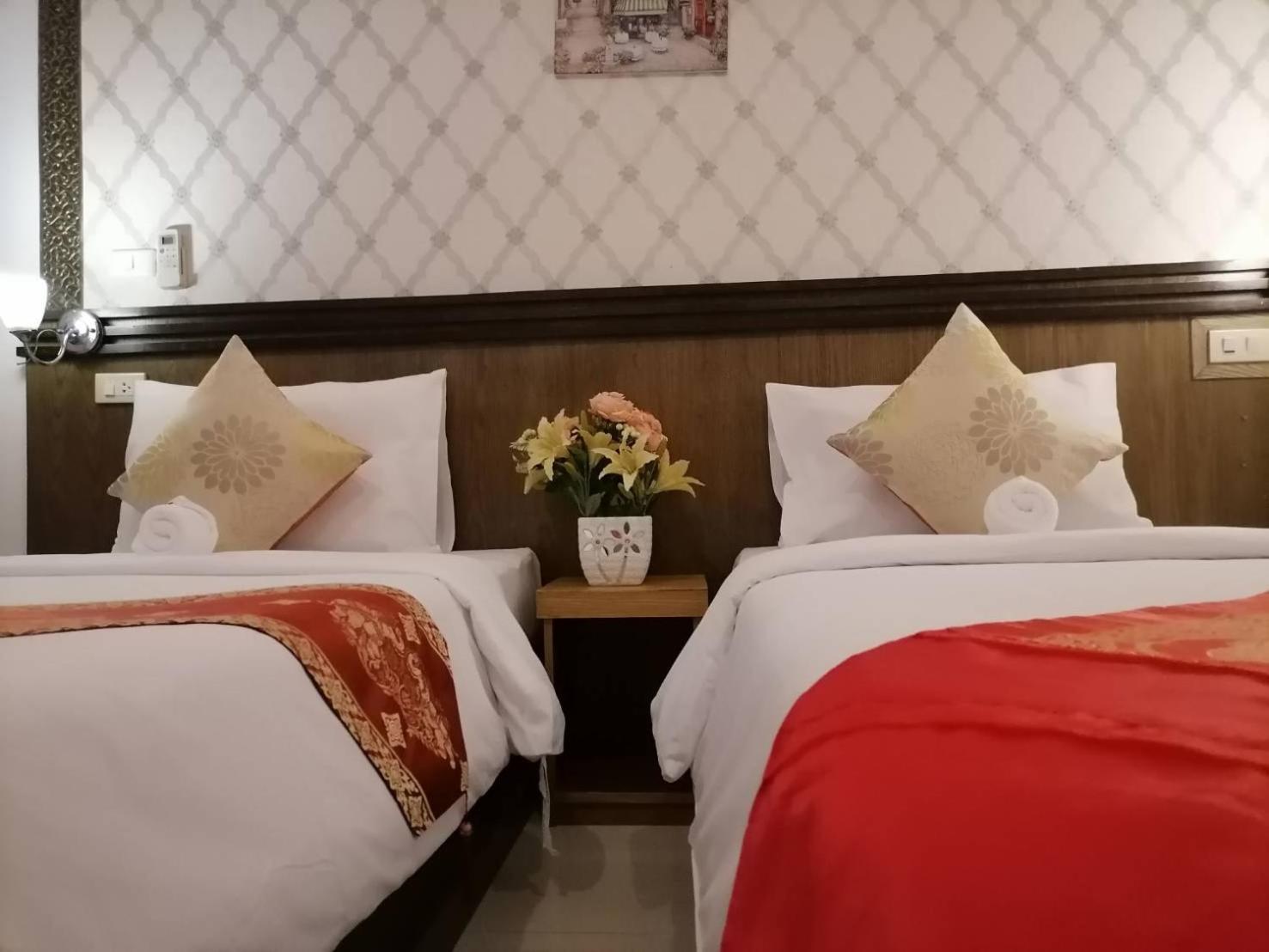Nj Patong Hotel Buitenkant foto